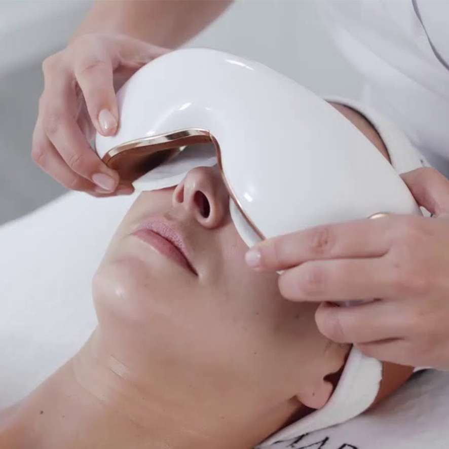 massage des yeux