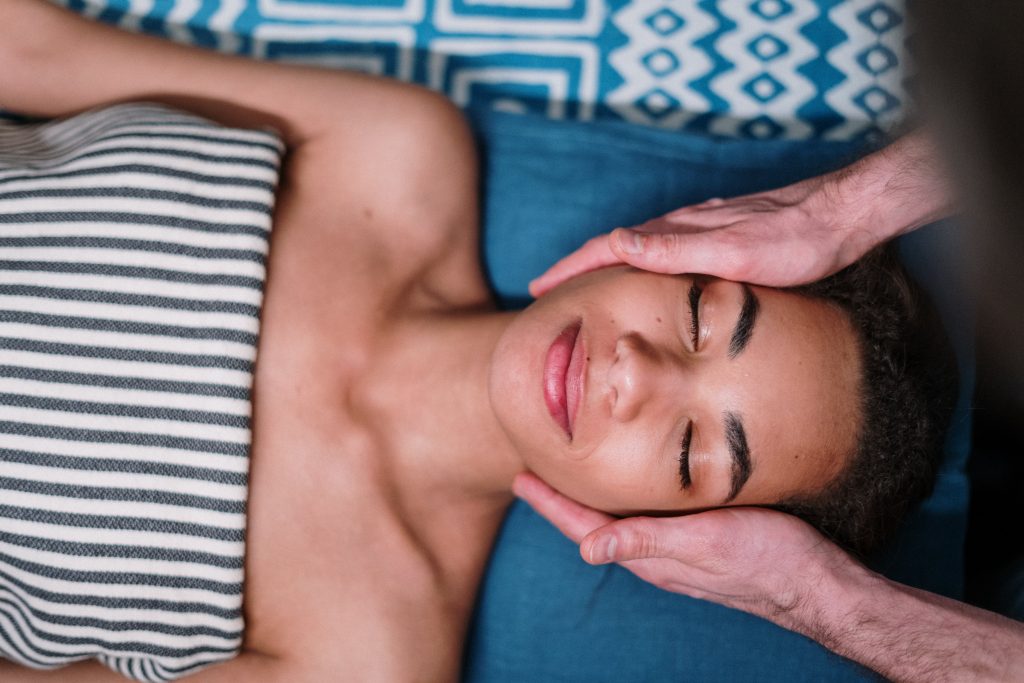 micro massage crâne